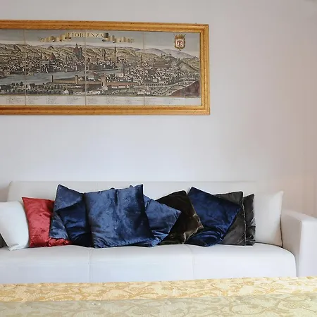 Hemeras Boutique House - Lungarno Vespucci Апартаменты *